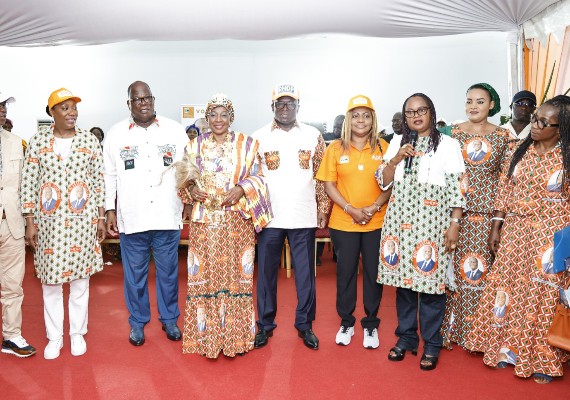 Présidentielle 2025 : Kandia Camara mobilise les femmes atchans en faveur du candidat du RHDP