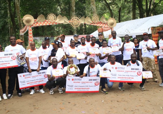 Randonnée pédestre au Banco: une entreprise industrielle inculque l’esprit d’équipe à son personnel