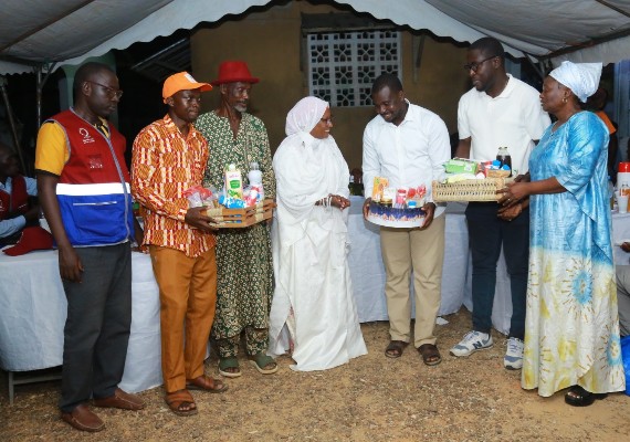 Rupture comme collective du jeûne et du carême à Thomasset: l’ONG Wou-Flô a partagé des moments de ferveur religieuse avec les fidèles