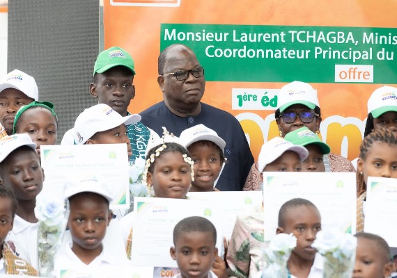 Vacances éducatives à  Marcory: Laurent Tchagba récompense 100 enfants à travers une colonie à Man