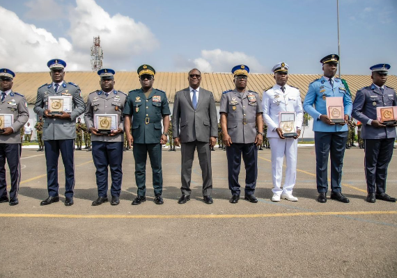 Prix national d’excellence 2025 : Téné Birahima Ouattara honore 269 militaires, gendarmes et personnels civils