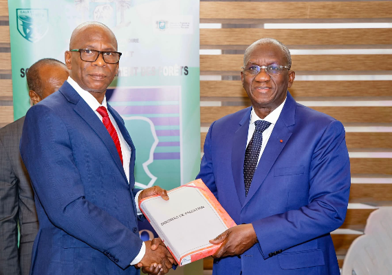 SODEFOR: le  conservateur général Sangaré Mamadou passe la main au conservateur général Coulibaly Brehima