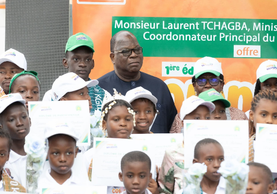 Vacances éducatives à  Marcory: Laurent Tchagba récompense 100 enfants à travers une colonie à Man